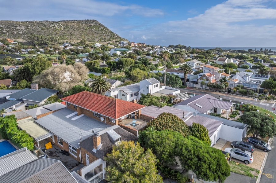 6 Bedroom Property for Sale in Kommetjie Western Cape